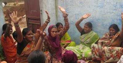 Street meeting with women groups in Jorapara, Raipur